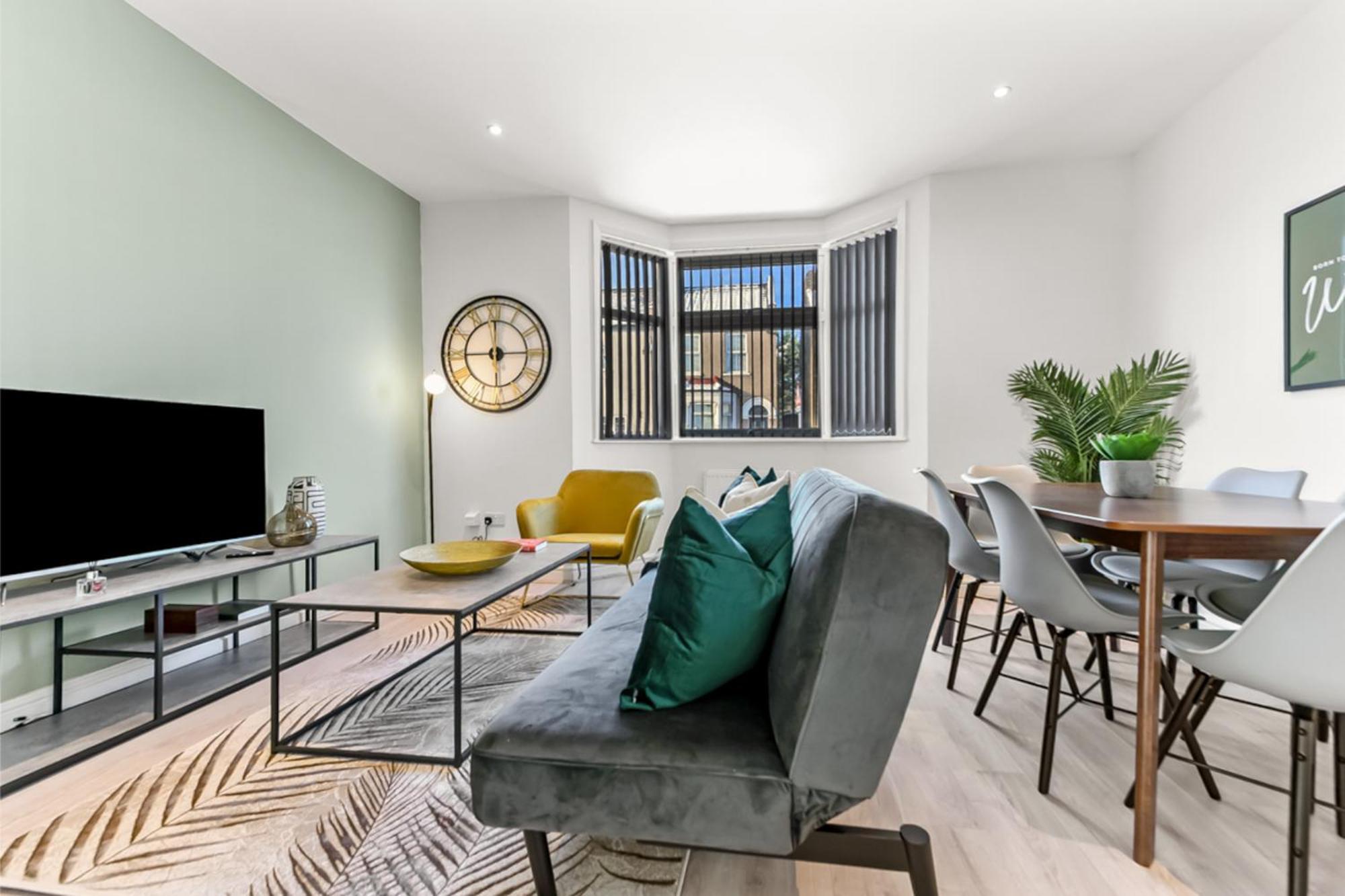 Modern And Hearty House Apartment Enfield Exterior photo